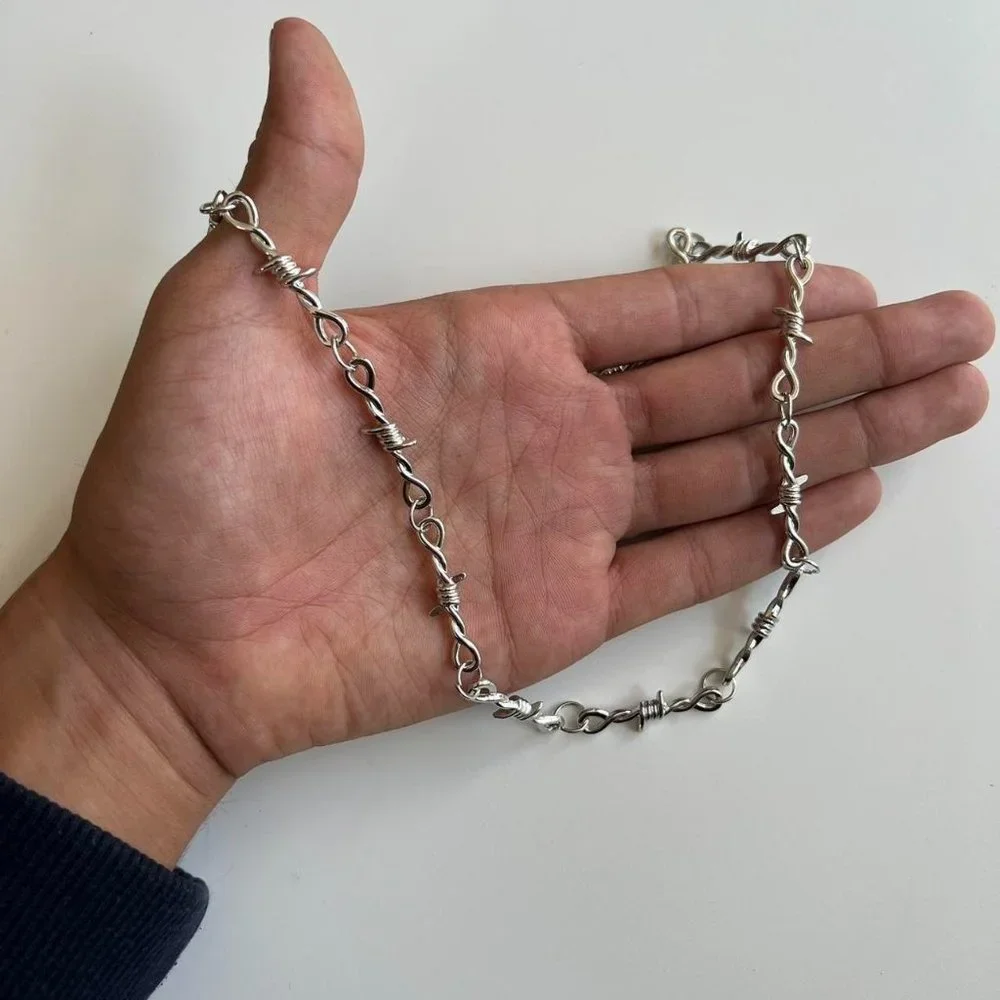 Y2K 2000s vintage retro style barbwire thorn emo chain necklace